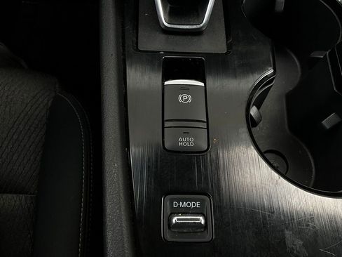 Used 2025 Nissan Rogue SV image 23