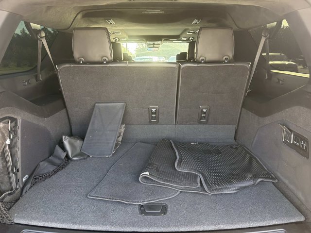Used 2022 Cadillac Escalade ESV Sport Platinum w/ Heavy-Duty Trailer Package AWD/4WD image 21