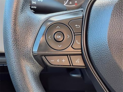 Used 2022 Toyota Corolla LE image 13
