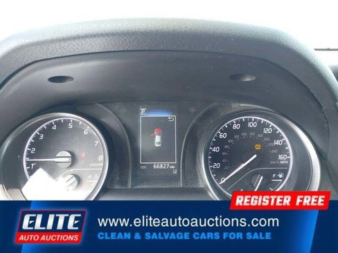 Used 2021 Toyota Camry SE image 14