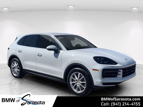 Used 2025 Porsche Cayenne AWD/4WD image 1