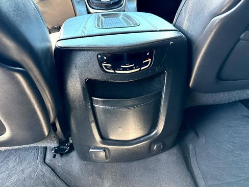 Used 2015 Cadillac Escalade Luxury image 18