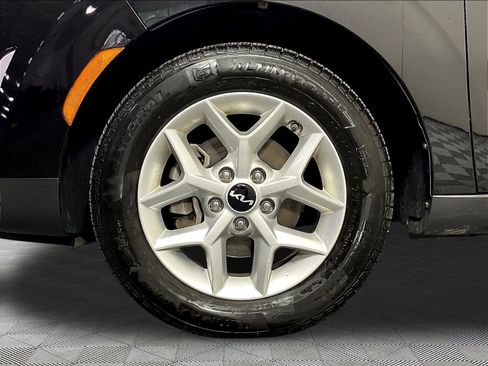Used 2024 Kia Soul LX w/ Option Group 015 FWD image 32
