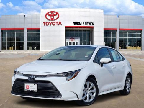 Used 2024 Toyota Corolla LE image 1