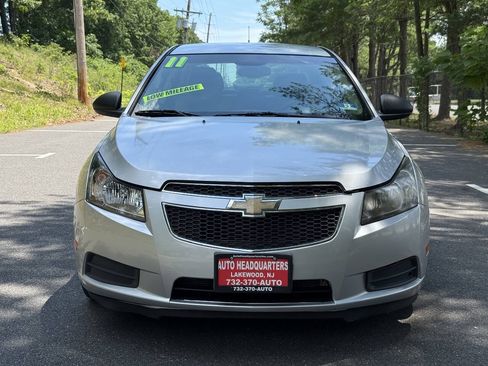 Used 2011 Chevrolet Cruze LS FWD image 2