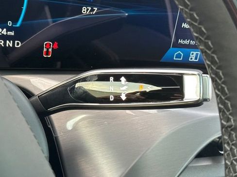 New 2026 Cadillac Vistiq Platinum image 22