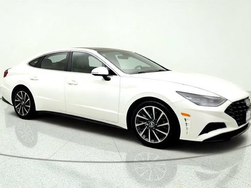 Used 2022 Hyundai Sonata Limited w/ Cargo Package FWD image 3