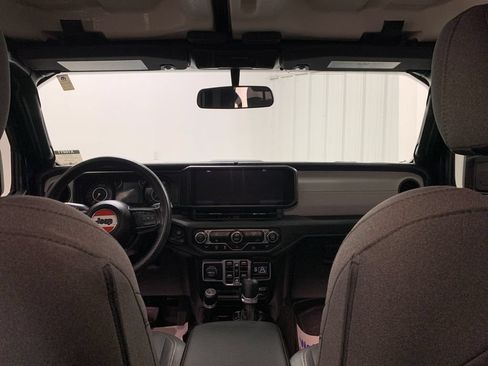 Used 2025 Jeep Gladiator Sport AWD/4WD image 18
