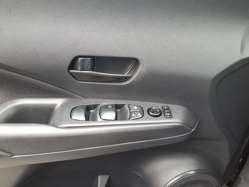 Used 2021 Nissan Kicks S FWD image 15