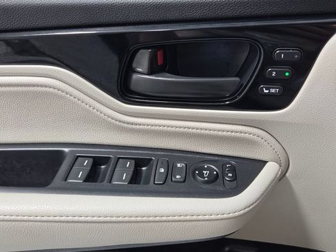 Used 2025 Honda Odyssey Touring image 34