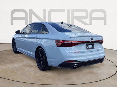 Used 2025 Volkswagen Jetta GLI Autobahn FWD image 10