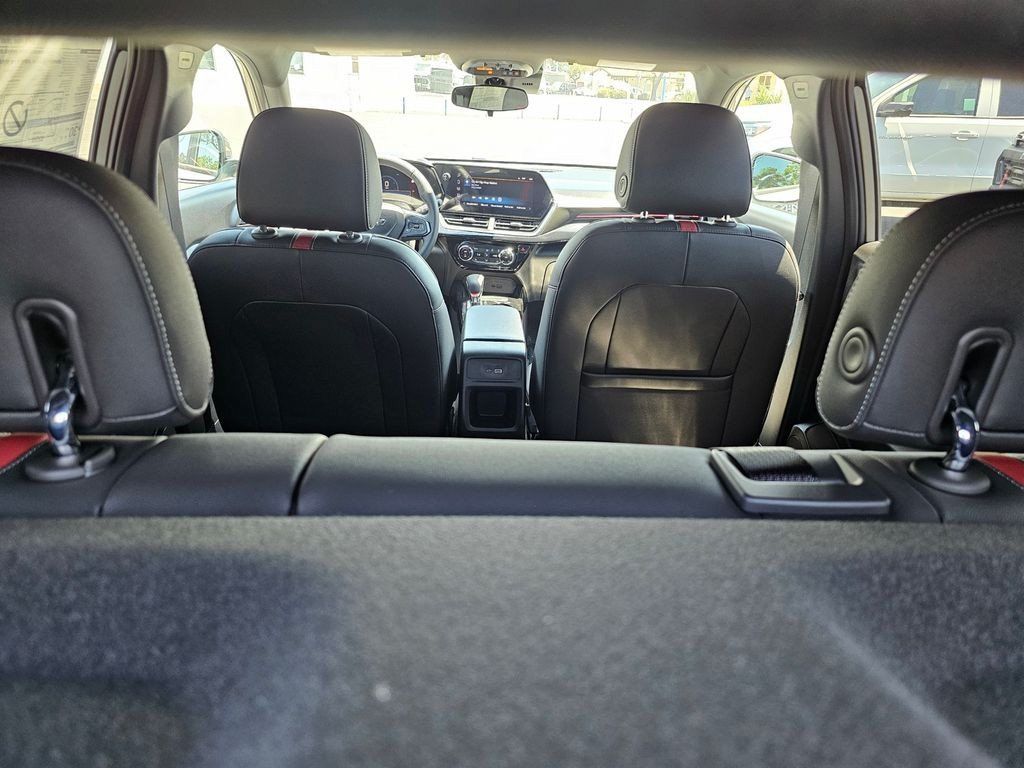 New 2026 Chevrolet Trax RS w/ Sunroof Package FWD image 15