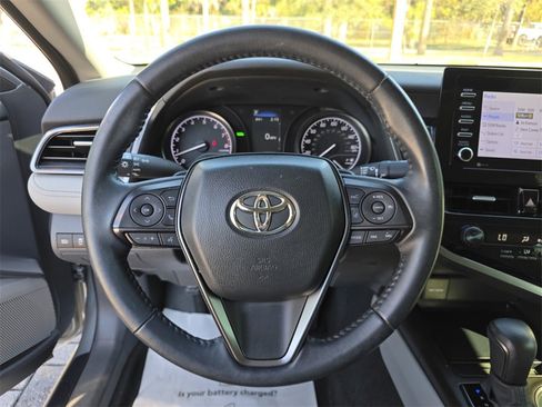 Used 2021 Toyota Camry SE image 28