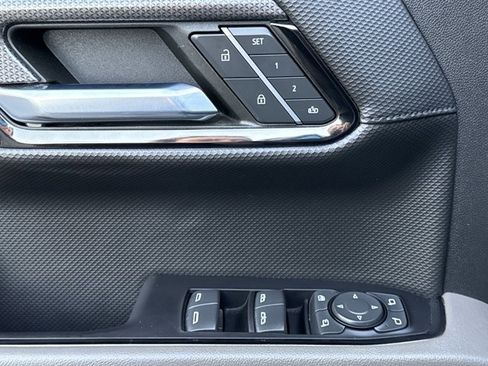 Used 2022 Chevrolet Silverado 1500 ZR2 image 18