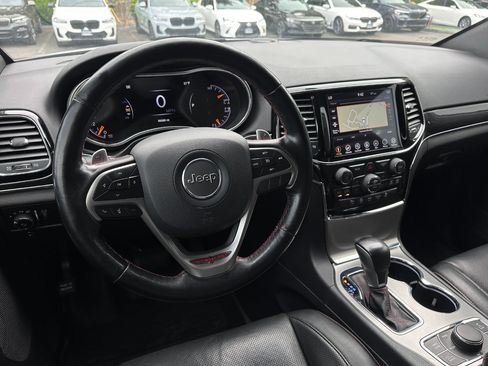 Used 2020 Jeep Grand Cherokee Trailhawk w/ Trailhawk Luxury Group AWD/4WD image 2
