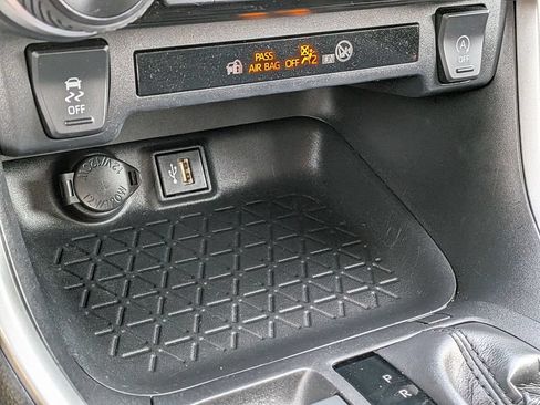 Used 2024 Toyota RAV4 LE AWD/4WD image 23