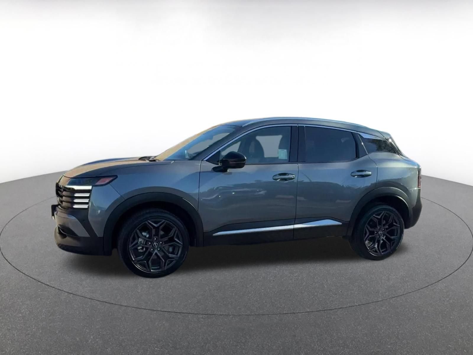 Used 2026 Nissan Kicks SR FWD image 6