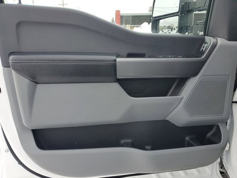 Used 2025 Ford F250 XLT image 11