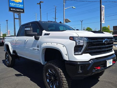 Used 2025 Chevrolet Silverado 2500 LT w/ Trail Boss Package AWD/4WD image 1