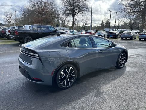 Used 2023 Toyota Prius Prime Premium image 4