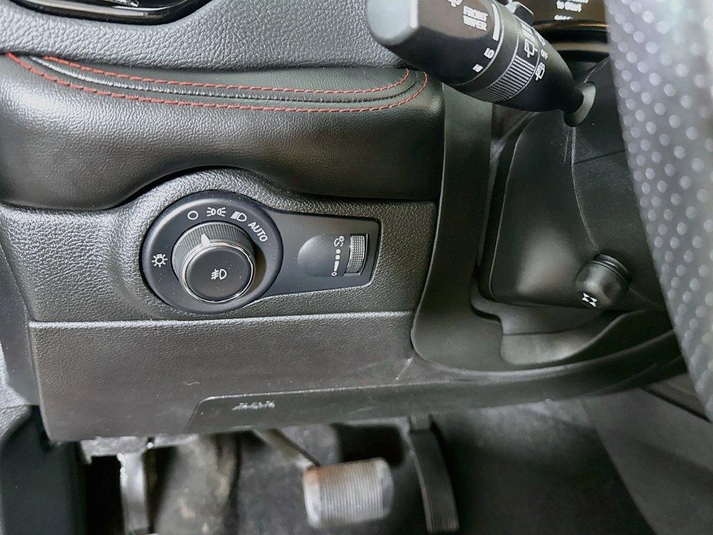 Used 2023 Dodge Durango R/T w/ Tow 'N Go Package AWD/4WD image 21