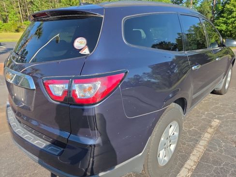 Used 2017 Chevrolet Traverse LS FWD image 6