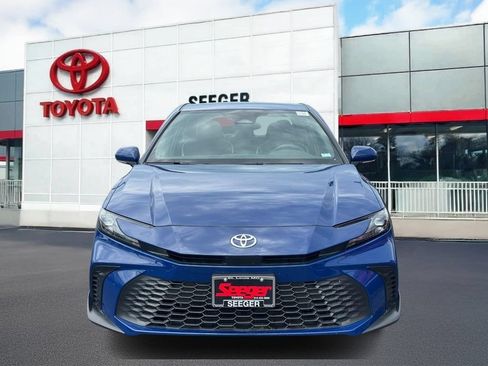 Used 2026 Toyota Camry SE FWD image 13