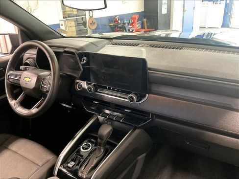 Used 2024 Chevrolet Colorado W/T AWD/4WD image 14