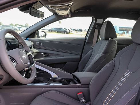 New 2025 Hyundai Elantra Sport image 21