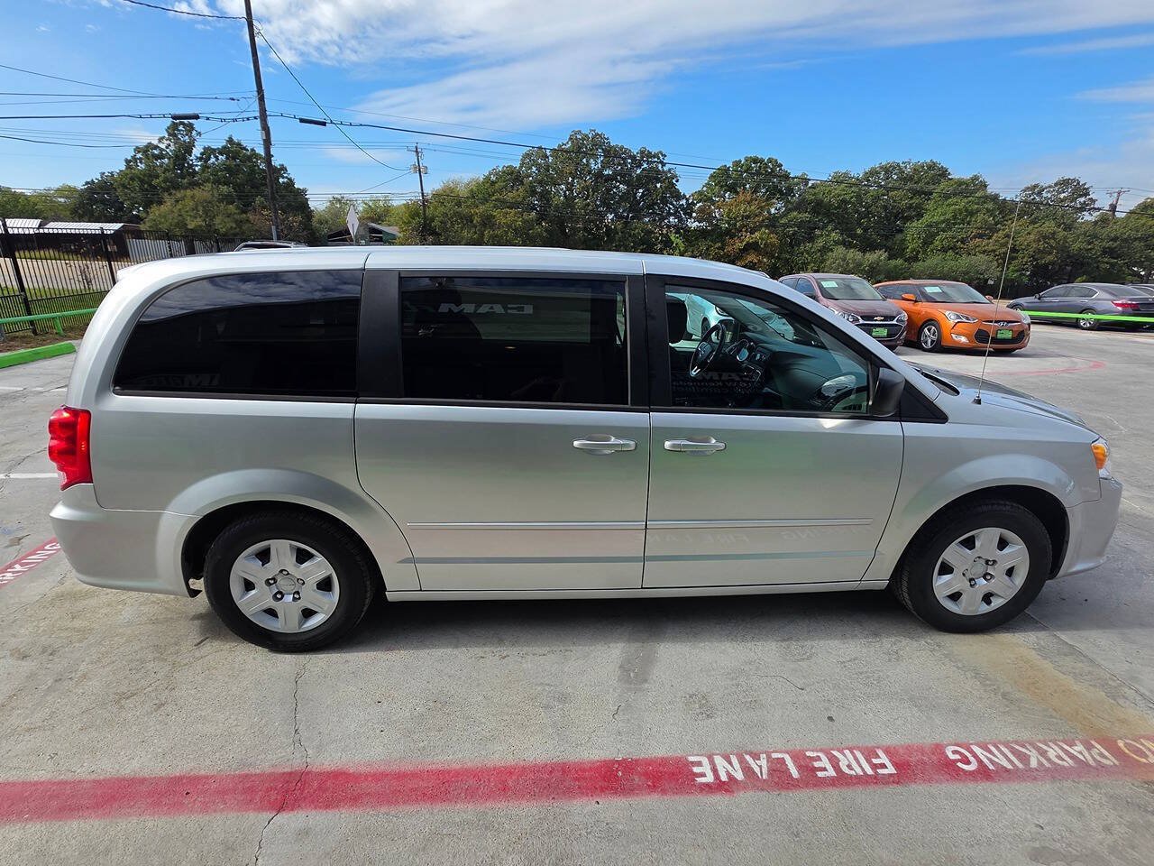 Used 2012 Dodge Grand Caravan SE FWD image 16