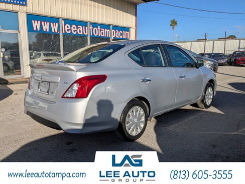 Used 2017 Nissan Versa SV image 3