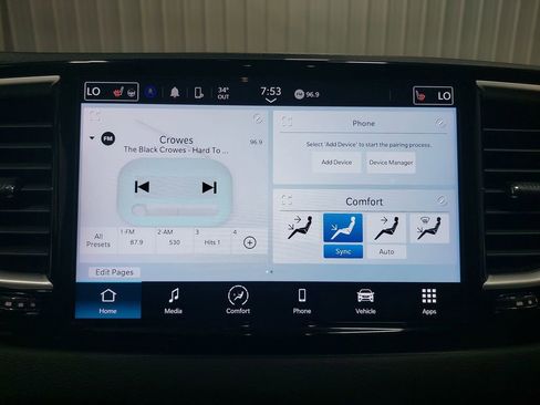 Used 2024 Chrysler Pacifica Touring-L image 24