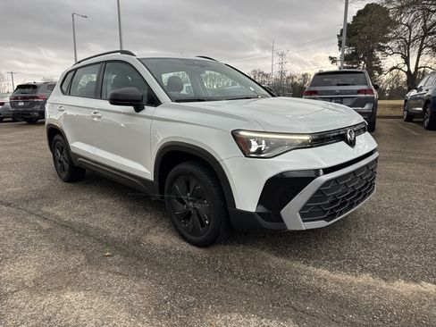 Certified 2025 Volkswagen Taos S image 4