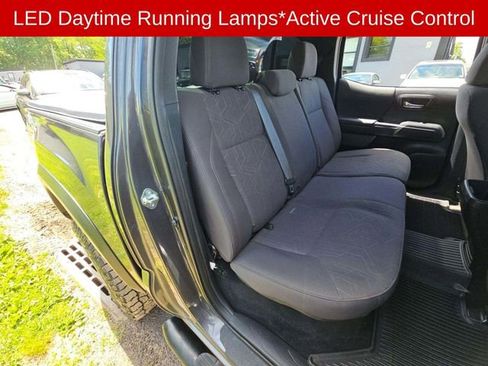 Used 2019 Toyota Tacoma TRD Off-Road AWD/4WD image 8