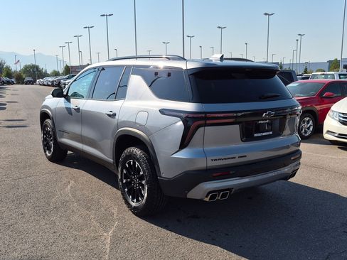 Used 2025 Chevrolet Traverse Z71 w/ Enhanced Driving Package AWD/4WD image 5