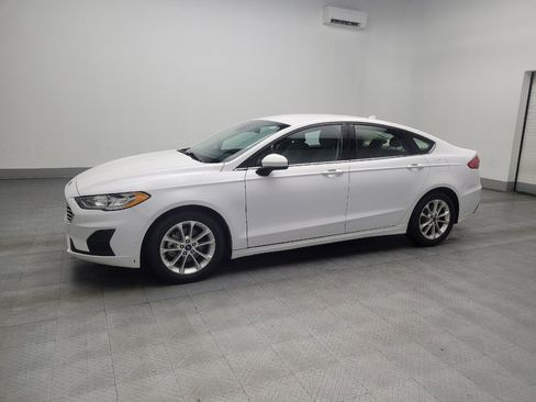 Used 2019 Ford Fusion SE image 2
