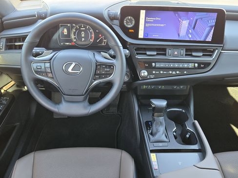 Certified 2025 Lexus ES 350 w/ Premium Package image 39