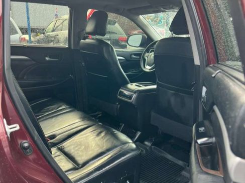 Used 2018 Toyota Highlander XLE image 30