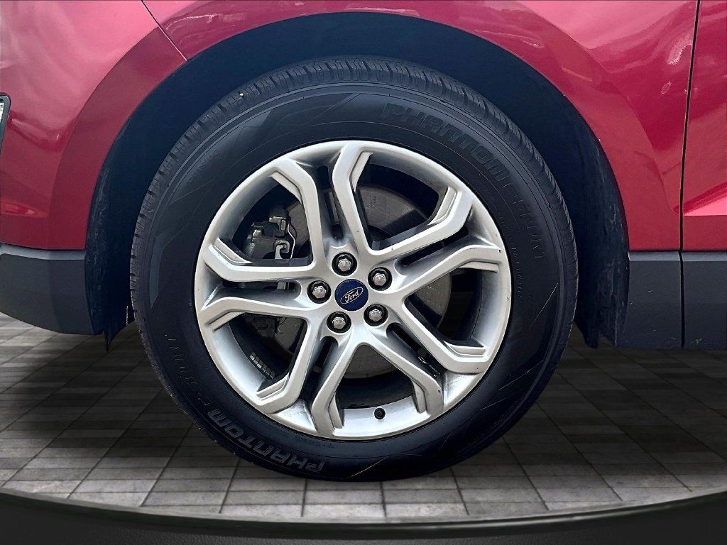 Used 2015 Ford Edge Titanium w/ Equipment Group 301A AWD/4WD image 36