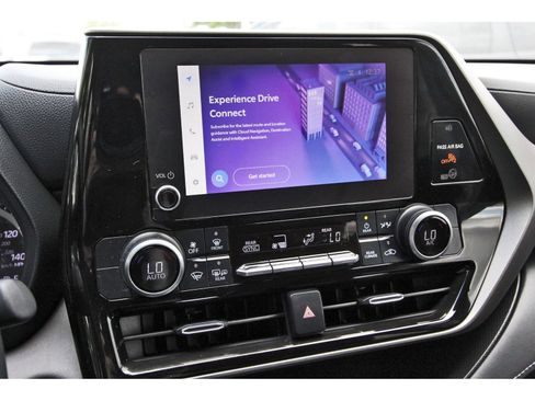 Used 2023 Toyota Highlander LE image 24