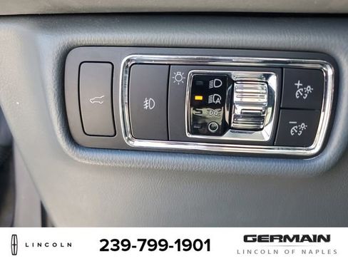 Used 2021 Lincoln Aviator Reserve w/ Equipment Group 202A image 35