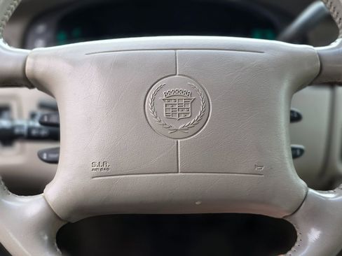 Used 1997 Cadillac De Ville D'Elegance w/ Safety/Security Pkg image 26