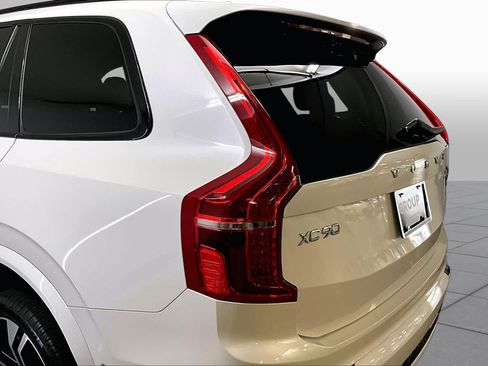Used 2021 Volvo XC90 T6 R-Design w/ Advanced Package AWD/4WD image 28