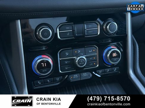 Used 2021 GMC Yukon Denali w/ Denali Premium Package image 18