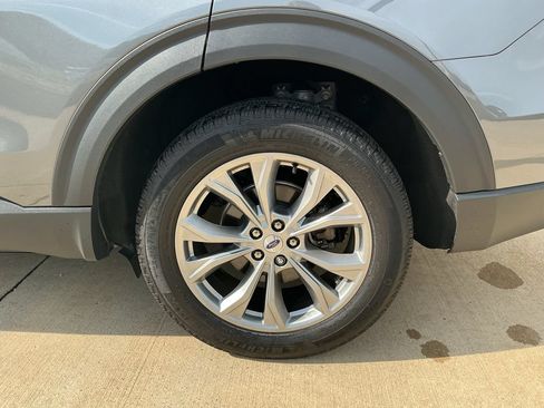 Used 2023 Ford Explorer XLT w/ Equipment Group 202A AWD/4WD image 7