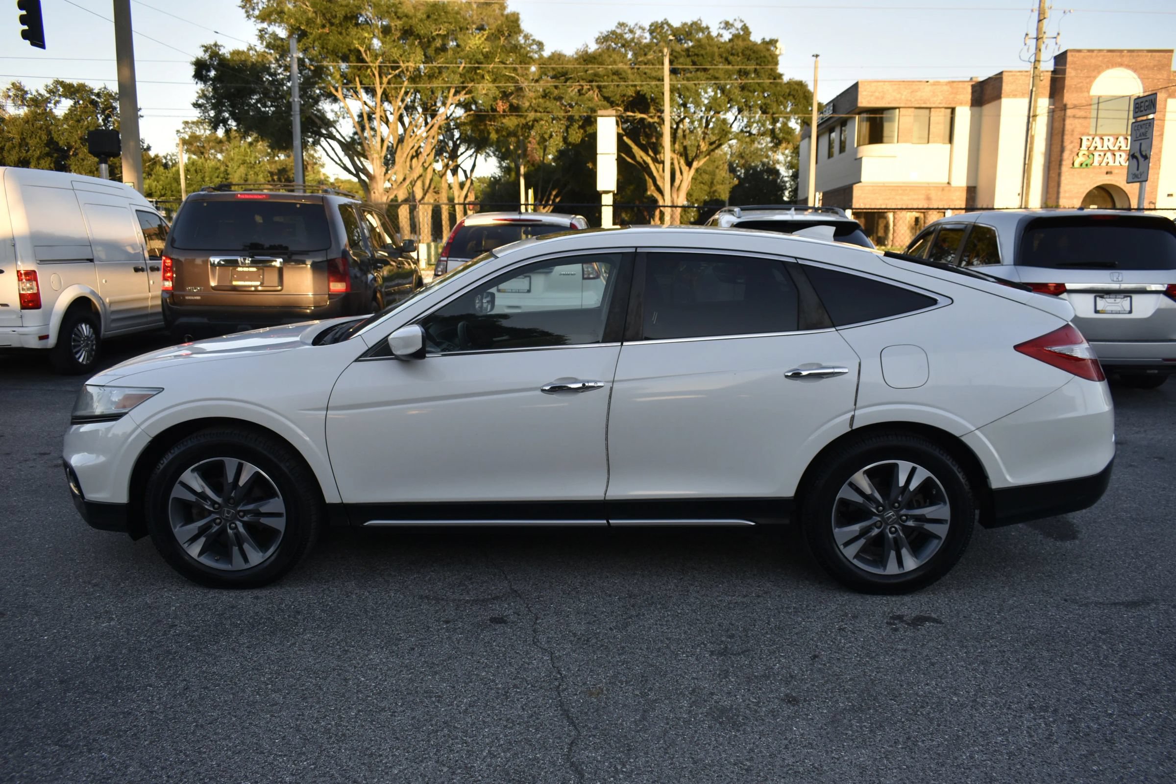 Used 2013 Honda Crosstour EX-L image 4