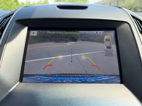 Used 2019 Ford Edge SEL w/ Equipment Group 201A AWD/4WD image 25
