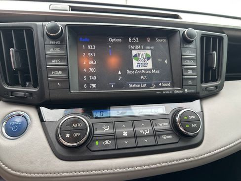 Used 2016 Toyota RAV4 XLE image 9