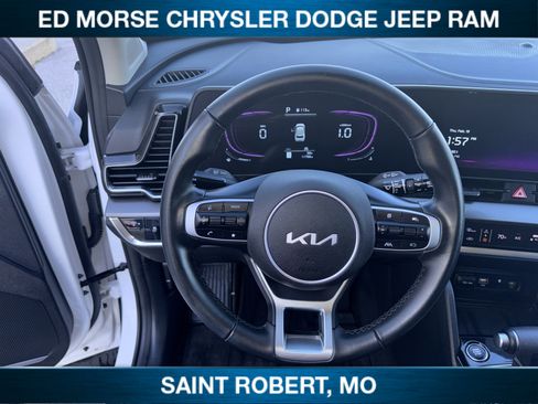 Used 2025 Kia Sportage EX image 22