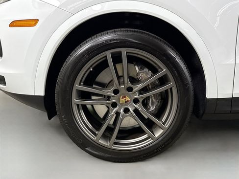 Certified 2022 Porsche Cayenne Coupe image 31